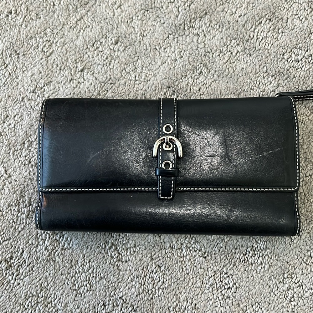 Pre-owned & loved - vintage Coach black buttery soft leather bi-fold wallet